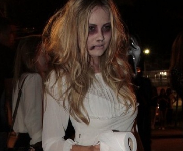 Ellen Rocche em festa de Halloween no Rio