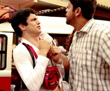 Félix se mete em confusão