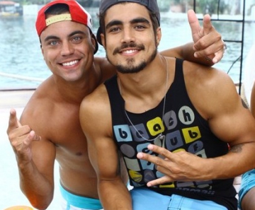 Promoter Biel Maciel e Caio Castro em festa no Rio