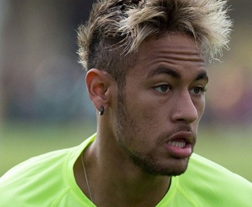 Neymar com o cabelo mais loiro: mudança ganhou 7% dos votos dos internautas