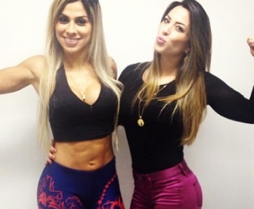 Vanessa Mesquita e Michelly Crisfepe 