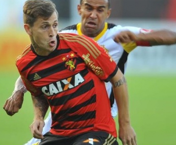 Zé Mário teve uma má atuação contra o Criciúma e foi substituído no intervalo