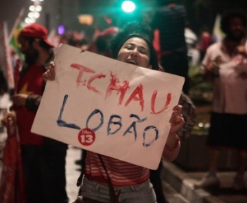 Festa da reeleição de Dilma Rousseff lota a Avenida Paulista, em São Paulo