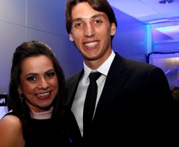Geromel terá a segunda filha com a esposa Lívia 