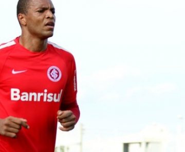 Dida se recupera de lesão no joelho 