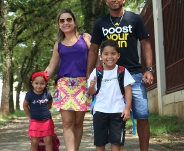 Jorge Henrique com a esposa Eunice e filhos, Tiago e Letícia 