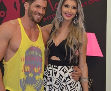 Ex-BBBs Tatiele Polyana e Roni Mazon em inauguração de loja nesta quinta-feira, 7