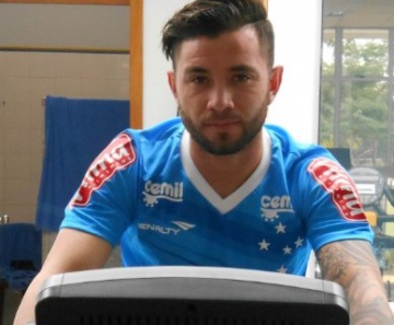 Depois da Copa América, lateral Mena voltou a treinar na Toca da Raposa II