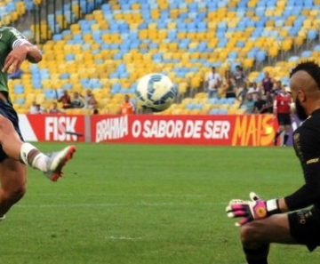 Fred fez o gol da virada sobre o Figueira, mas sentiu o cansaço