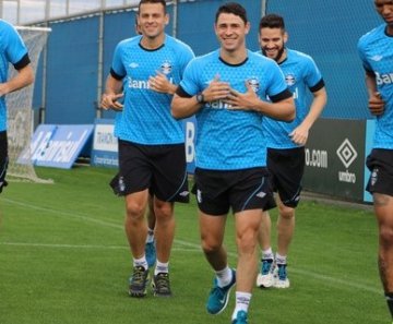 Grupo do Grêmio descontrai em treinos com apelidos 