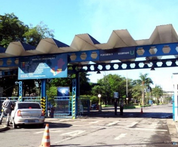 Portaria da Usiminas, em Cubatão, SP 