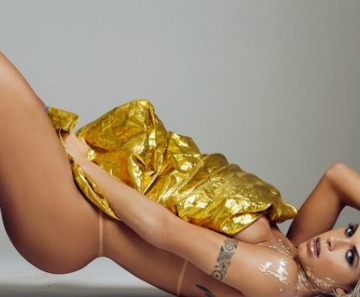 Cacau Colucci posa para o Paparazzo, em ensaio que vai ao ar nesta terça-feira, 22 