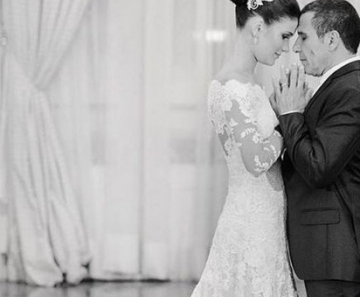 Eri Johnson em foto de seu casamento 