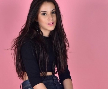 Giovanna Rispoli vive a rebelde Jojô em 'Totalmente demais'