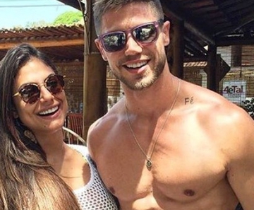 A modelo Mari Gonzalez e o ex-BBB Jonas: amor está no ar 