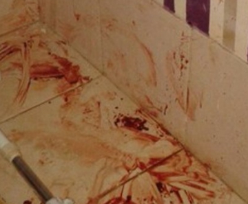 Casa invadida por Deroci Barbosa ficou com marcas da violência 