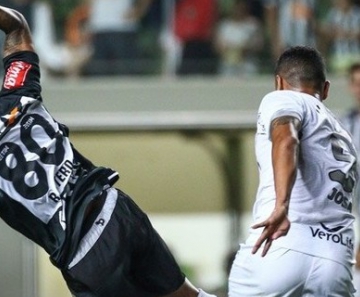 Otero comemora boa atuação contra o Figueirense, em que fez um gol de falta 