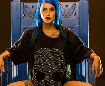 Tati Zaqui grava clipe de novo. 