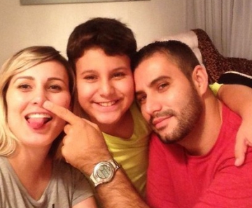 Andressa Urach, o filho Arthur e Tiago Costa