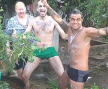 Thammy com a vó Sara e o irmão Sergio 