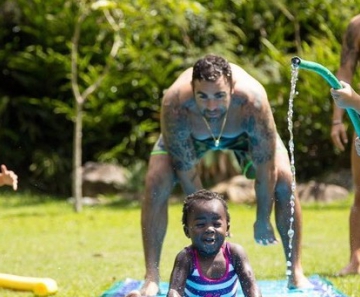 Titi, filha de Bruno Gagliasso e Giovanna Ewbank, aparece em fotos superfofas na web 