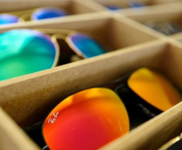 União da Luxottica e Essilor cria gigante global no setor de óculos e lentes 