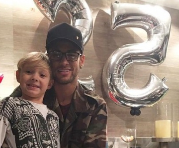 Neymar com o filho, David Lucca