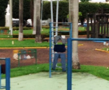A praça pública que agora serve de abrigo para mendigos e pedintes deve voltar a ser ponto de lazer dos luverdenses