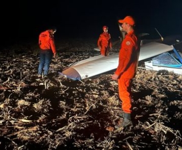 aviao_caido_a_noite