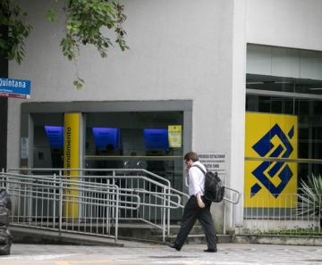 Banco precificou oferta secundária de ações a R$ 44,05 por papel. — Foto: Marcelo Brandt/G1