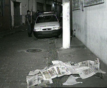 Chacina do Beco do Candeeiro ocorreu em 10 de julho de 1998, no Centro de Cuiabá. (Foto: Reprodução/ TVCA)