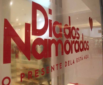 dia namorados vitrine