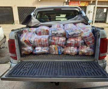 Everton Cebolinha doa cinco toneladas de alimentos para cidade natal no Ceará