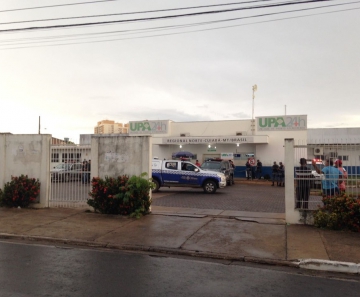 Fábio é médico intensivista concursado na rede pública de Cuiabá e está lotado na UPA da Morada do Ouro — Foto: Leandro Agostini/Centro América FM