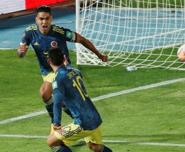 Falcao García marca no fim, e Colômbia empata com o Chile em Santiago