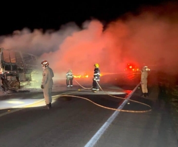 incendio_em_carreta_carregada_com_pecas_em_sinop_fernando_itamir_1068x603_1