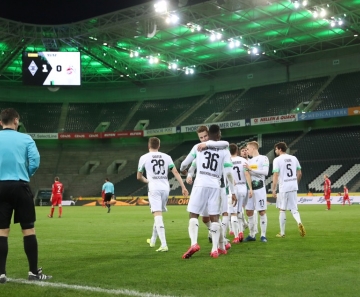 Jornal alemão: retomada na Bundesliga teria limite de 239 pessoas no estádio
