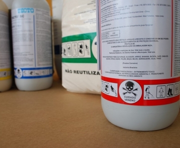 Lei pretende mudar nome "agrotóxicos" para "pesticidas" — Foto: Nathalia Ceccon/Idaf-ES