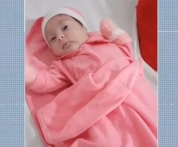 Mãe de Natasha Vitória teve a bexiga perfurada no centro cirúrgico e a bebê teve um grave ferimento no couro cabeludo.