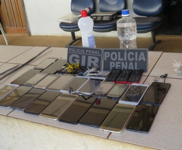 Mais 31 celulares são apreendidos em celas do CDP de Lucas do Rio Verde