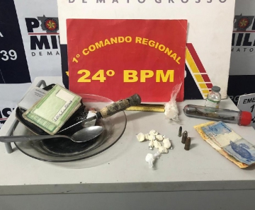 Material estava em residência onde os quatro suspeitos foram detidos - Foto por: PMMT