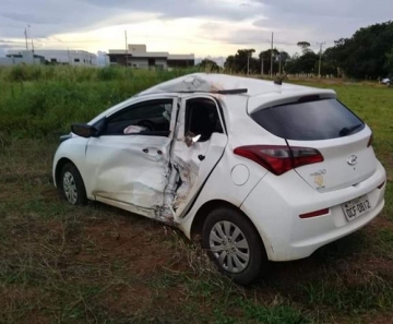 Motociclista morre e sobrinha fica ferida após serem atingidos por carro em MT