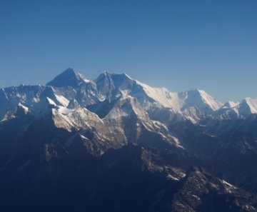 Nepal vai reabrir Everest para alpinistas em meio a casos de covid-19