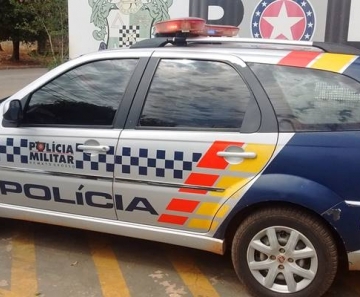 O acidente aconteceu por volta de 19h40 na Avenida Brasil no cruzamento com a Rua Goiânia.