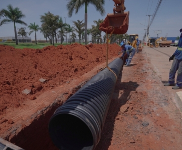 obra_esgoto