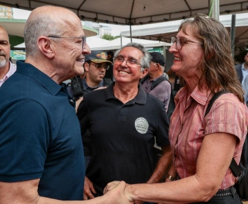 pivetta_e_apicultora
