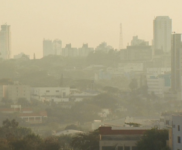 Nuvem de fumaça de queimada muda paisagem de Campinas em 2016 