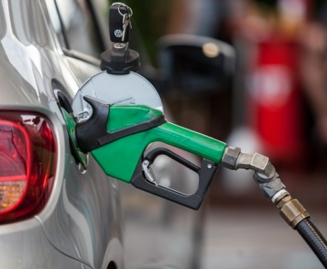Preço da gasolina saiu de R$ 4,34 no fim de 2018 para R$ 4,55 no fim deste ano — Foto: Marcelo Brandt/G1